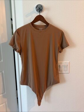 Plummy Crewneck Short-Sleeve Bodysuit in Brown